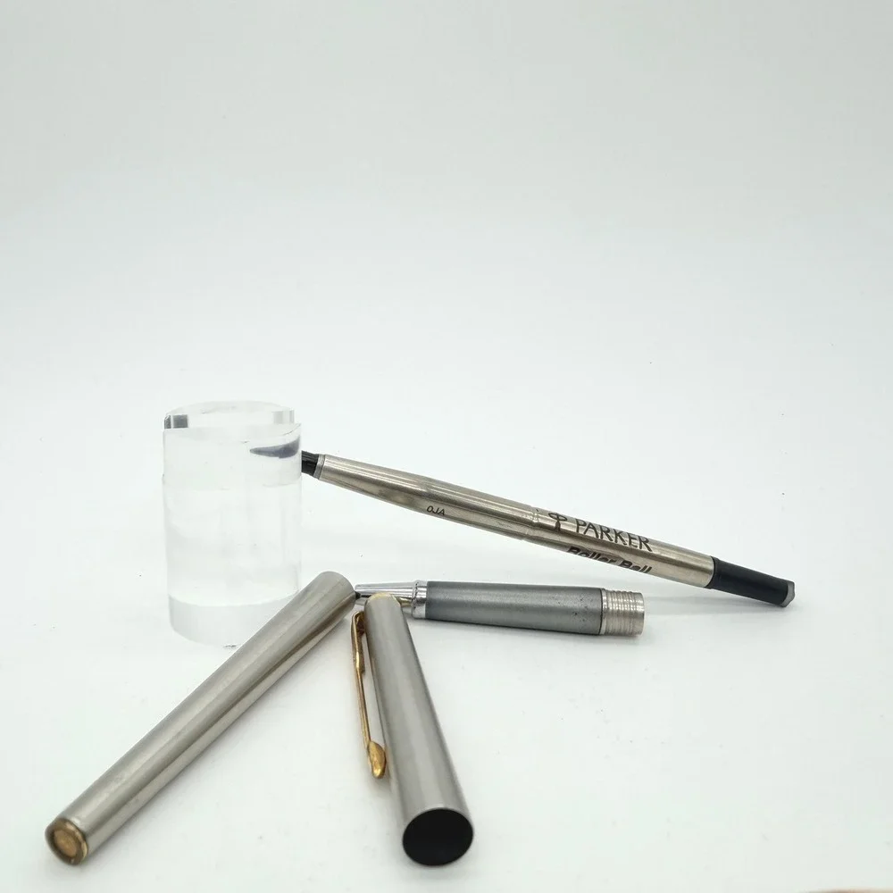Parker Vector Rollerball Pen Stainless Steel Gold Trim Medium 0.8mm‎ EDC Writing